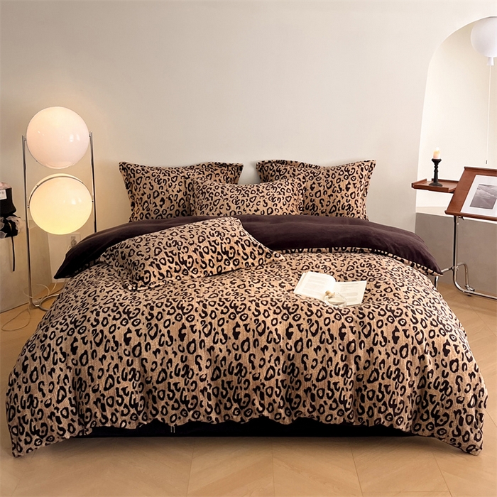 91家纺网 家纺一手货源 找家纺 启程家纺 2024新款A类牛奶绒轻奢大牌风四件套 豹纹