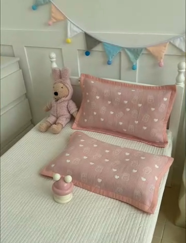 91家纺网 家纺一手货源 找家纺 2024新品色织立体提花全棉三层纱布夹棉枕套 小兔-粉