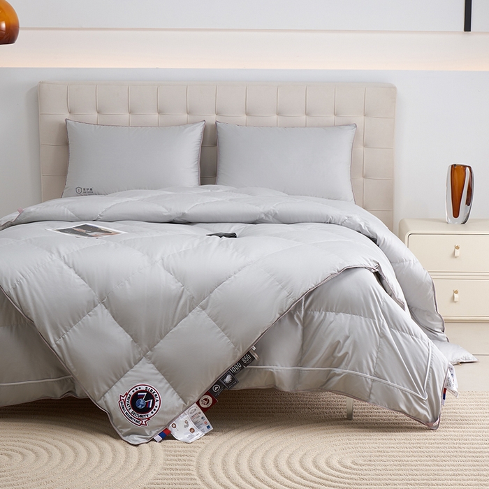 91家纺网 家纺一手货源 找家纺 （总）岚司羽 2024新款全棉95%优质白鹅绒抗菌子母被--净版