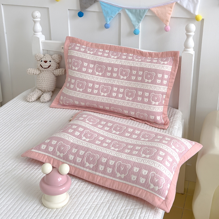 91家纺网 家纺一手货源 找家纺 2024新品色织立体提花全棉三层纱布夹棉枕套 小熊-粉