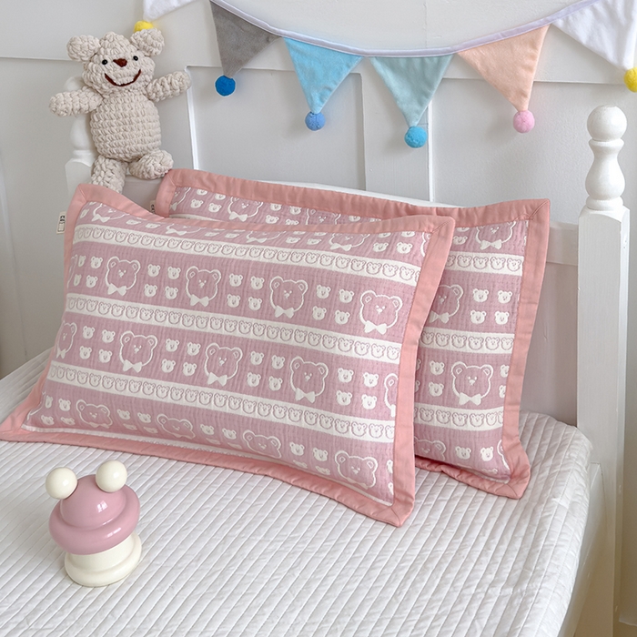 91家纺网 家纺一手货源 找家纺 2024新品色织立体提花全棉三层纱布夹棉枕套 小熊-粉