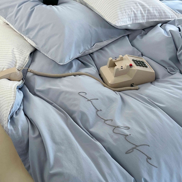 91家纺网 家纺一手货源 找家纺 时年家纺 2024新款40毛巾绣全工艺水洗全棉系列四件套（充值会员优惠5元） 浅蓝条