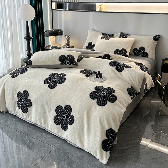 91家纺网 家纺一手货源 找家纺 富缦庭 2024新款标准8.5斤350克兔毛绒印花四件套 幸运花