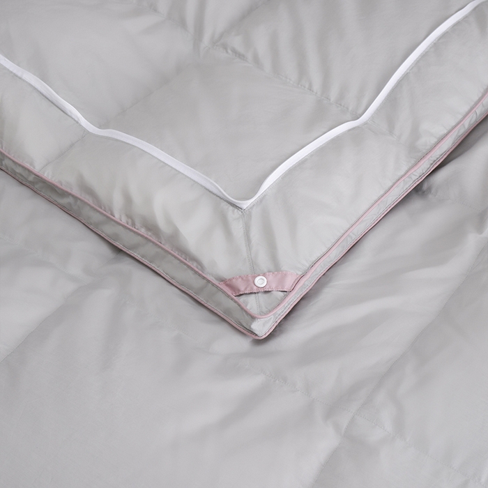 91家纺网 家纺一手货源 找家纺 （总）岚司羽 2024新款全棉95%优质白鹅绒抗菌子母被--净版