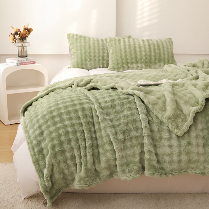 91家纺网 家纺一手货源 找家纺 同田家纺  2024新款A类纯色兔绒毛毯 清新绿