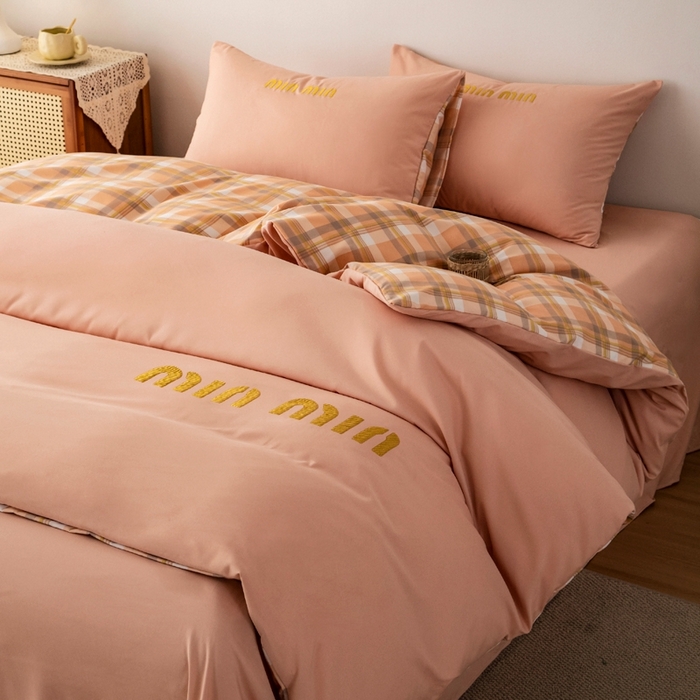 91家纺网 家纺一手货源 找家纺 富宁家纺 2025新款青春格子纯色双拼学生宿舍三件套四件套 粉色