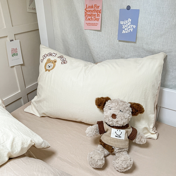 91家纺网 家纺一手货源 找家纺 梦舒羽 2025新款ins卡通可爱小狗刺绣水洗棉磨毛学生宿舍三件套居家四件套 小比熊-卡其