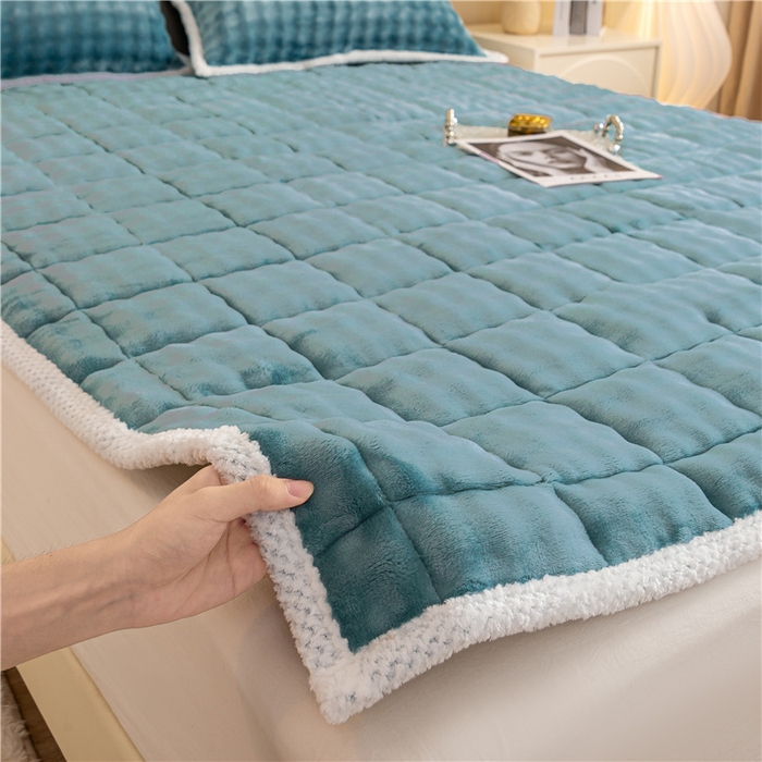 91家纺网 家纺一手货源 找家纺 正邦家纺 2024新款奶油风加厚保暖夹棉软床垫床褥床护垫 湖水蓝
