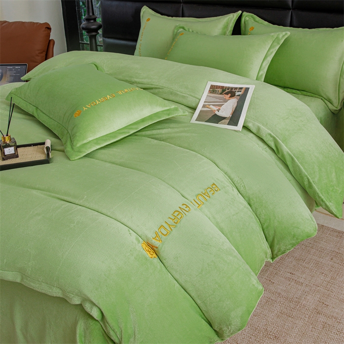 91家纺网 家纺一手货源 找家纺 神州川 2024直播爆款高克重保暖加厚纯色刺绣牛奶绒四件套- 邂逅-果绿