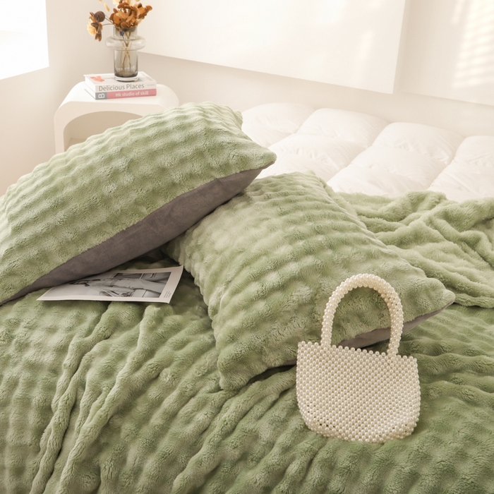 91家纺网 家纺一手货源 找家纺 同田家纺  2024新款A类纯色兔绒毛毯 清新绿