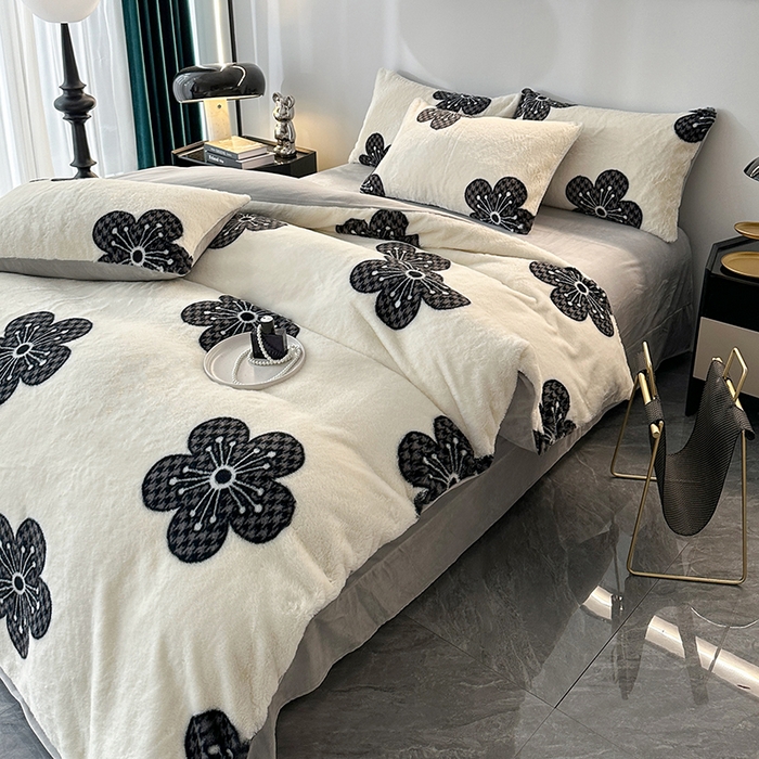 91家纺网 家纺一手货源 找家纺 富缦庭 2024新款标准8.5斤350克兔毛绒印花四件套 幸运花