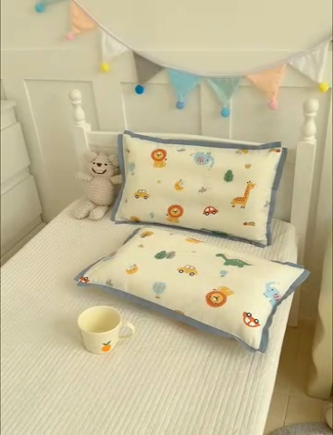 91家纺网 家纺一手货源 找家纺 2024新款A类133x72铂金全棉枕套枕头枕芯七彩童年系列 枕套+枕芯-棚拍图 好利友