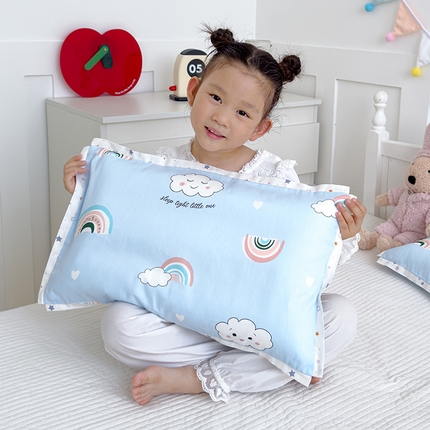 91家纺网 家纺一手货源 找家纺 2024新款A类133x72铂金全棉枕套枕头枕芯七彩童年系列 枕套+枕芯-棚拍图 彩云之巅