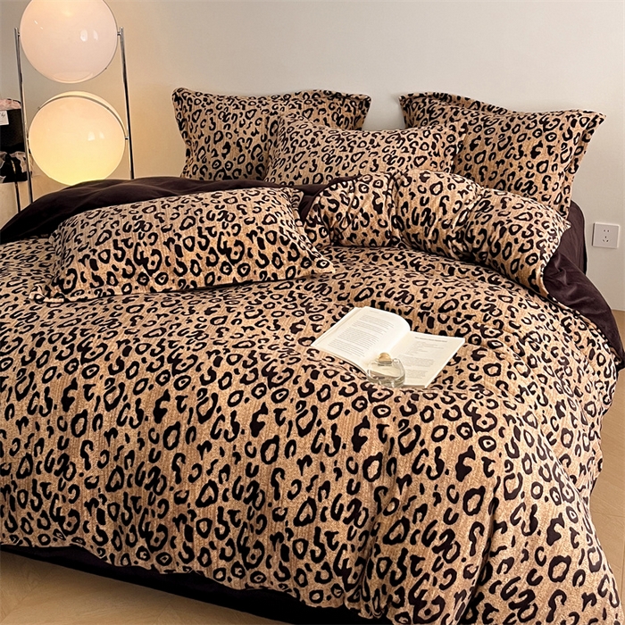 91家纺网 家纺一手货源 找家纺 启程家纺 2024新款A类牛奶绒轻奢大牌风四件套 豹纹