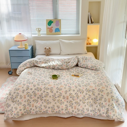 91家纺网 家纺一手货源 找家纺 木堇家居 2024新款针织棉10%大豆四季被芯款大豆纤维被 蜜罐熊