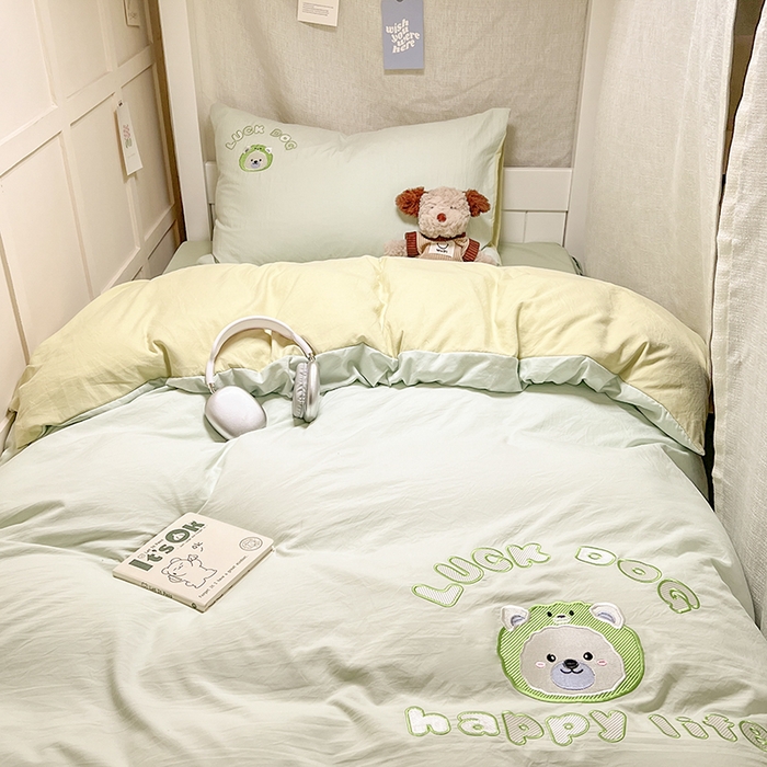 91家纺网 家纺一手货源 找家纺 梦舒羽 2025新款ins卡通可爱小狗刺绣水洗棉磨毛学生宿舍三件套居家四件套 小萨摩-果绿