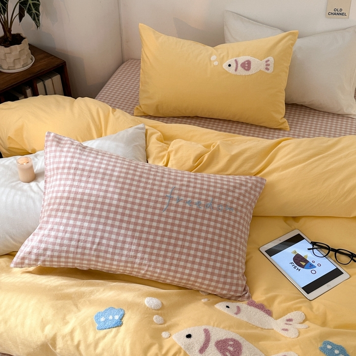 91家纺网 家纺一手货源 找家纺 洋铭区（原狠狠爱）2024新款水洗棉毛巾绣四件套 逍遥鱼儿