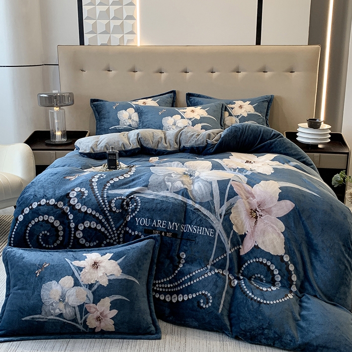 91家纺网 家纺一手货源 找家纺 喜梦缘 2025新款大版花卉牛奶绒四件套 国色天香