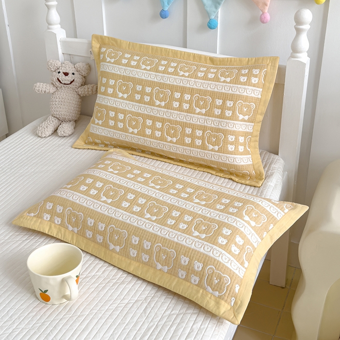91家纺网 家纺一手货源 找家纺 2024新品色织立体提花全棉三层纱布夹棉枕套 小熊-黄