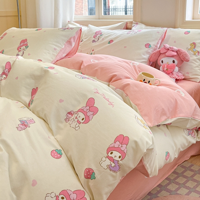 91家纺网 家纺一手货源 找家纺 博雅 2024新款三丽鸥全棉印花卡通四件套 游乐园木马美乐蒂