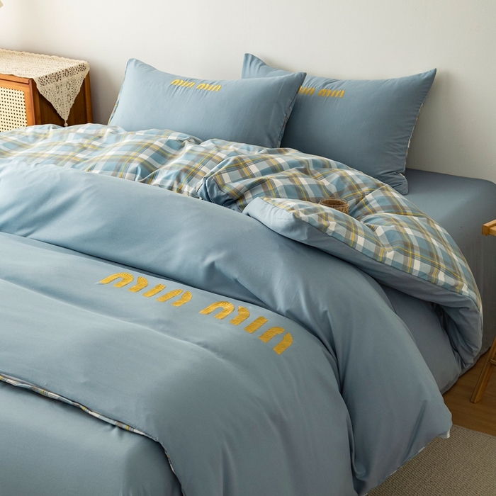 91家纺网 家纺一手货源 找家纺 富宁家纺 2025新款青春格子纯色双拼学生宿舍三件套四件套 蓝色