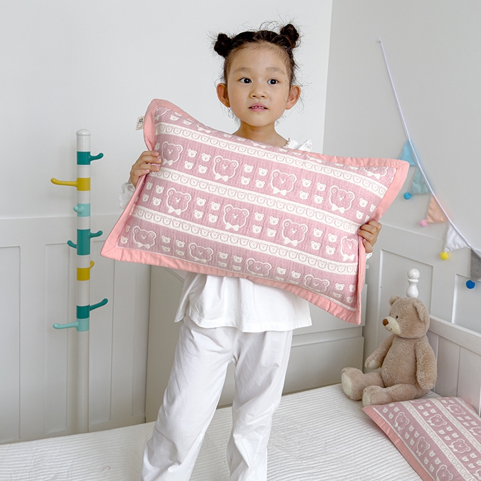 91家纺网 家纺一手货源 找家纺 2024新品色织立体提花全棉三层纱布夹棉枕套 小熊-粉