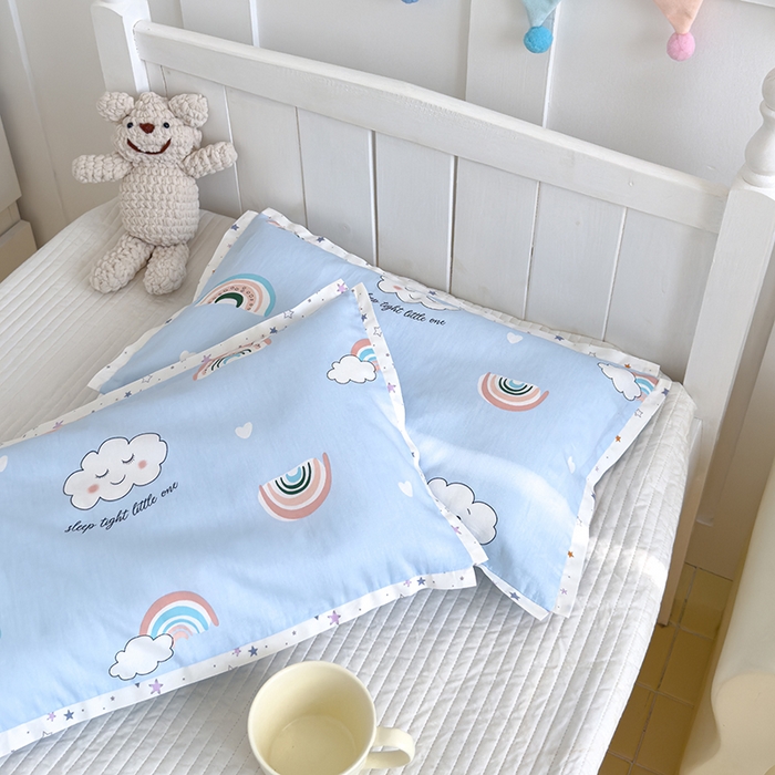 91家纺网 家纺一手货源 找家纺 2024新款A类133x72铂金全棉枕套枕头枕芯七彩童年系列 枕套+枕芯-棚拍图 彩云之巅