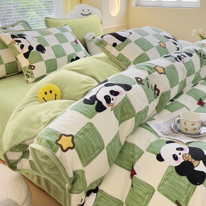 91家纺网 家纺一手货源 找家纺 2024新款全棉加牛奶绒四件套单被套系列-四件套 緑格熊猫