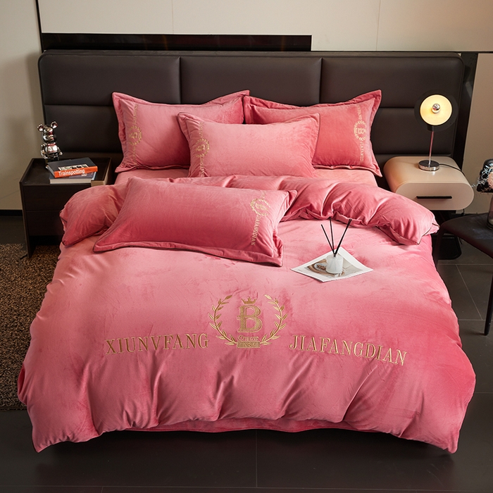 91家纺网 家纺一手货源 找家纺 绣女坊 2024新款高克重宝宝绒四件套 眷恋-红豆沙