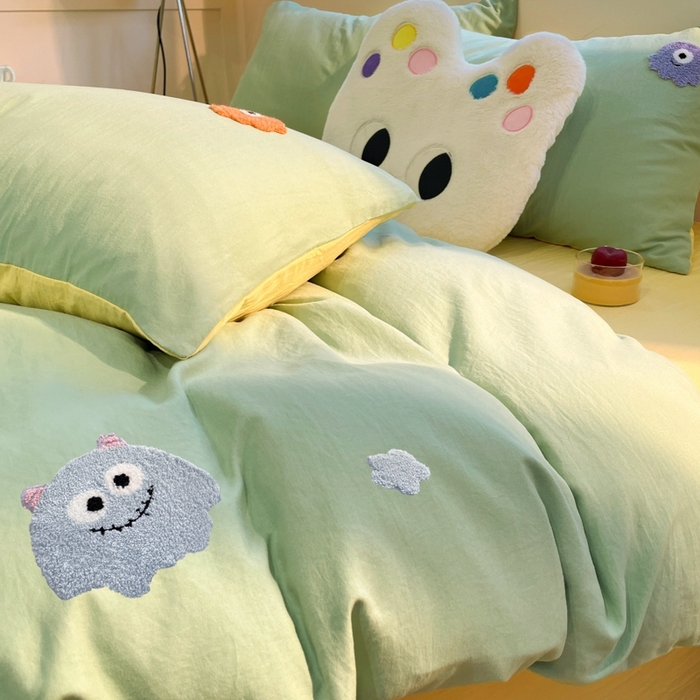 91家纺网 家纺一手货源 找家纺 葡萄家 2024新款毛巾绣水洗云朵棉萌系小怪兽四件套 小怪兽-黄绿