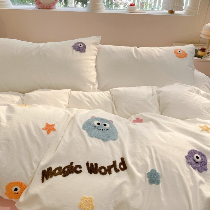 91家纺网 家纺一手货源 找家纺 （总）葡萄家 2024新款毛巾绣水洗云朵棉萌系小怪兽四件套