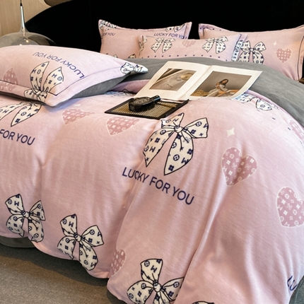 91家纺网 家纺一手货源 找家纺 花漾 2024新款欧式轻奢压线牛奶绒四件套 幸运结