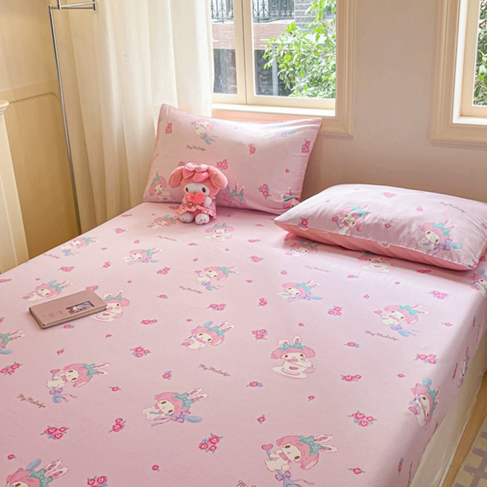 91家纺网 家纺一手货源 找家纺 博雅 2024新款三丽鸥卡通系列全棉印花床笠 花朵美乐蒂