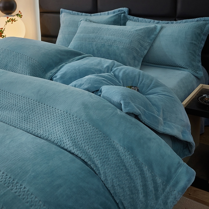 91家纺网 家纺一手货源 找家纺 绣女坊 2024新款雕花绒-大麦四件套 大麦-蓝灰