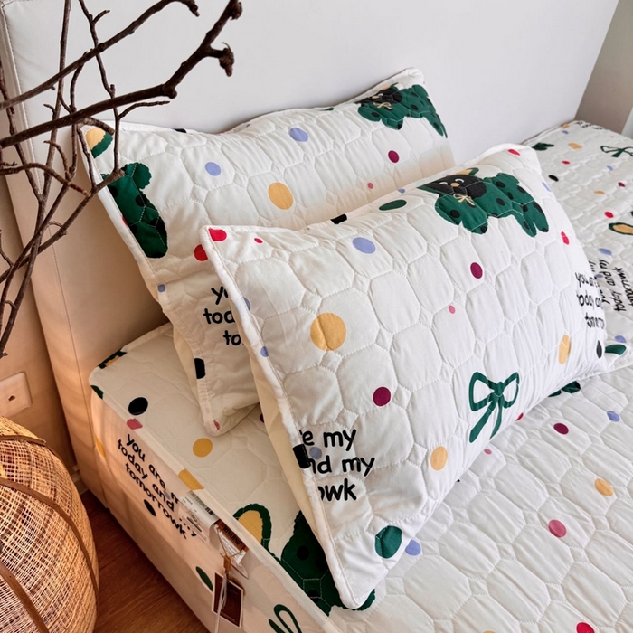 91家纺网 家纺一手货源 找家纺 兜米家居 2024新款云朵水洗纱夹棉单品床笠 多巴胺狗狗