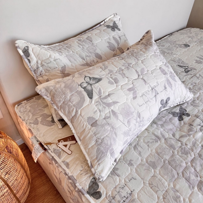 91家纺网 家纺一手货源 找家纺 兜米家居 2024新款云朵水洗纱夹棉单品床笠 蝶舞