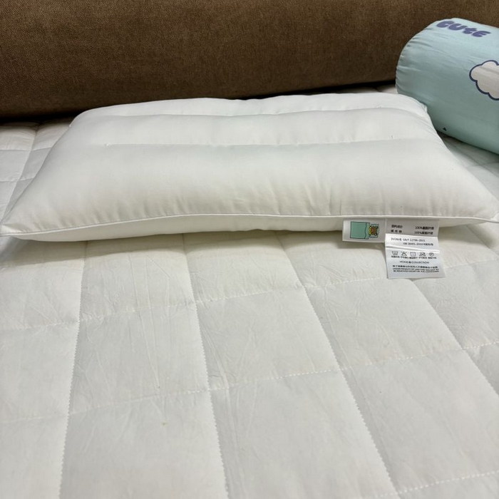 91家纺网 家纺一手货源 找家纺 2024新款A类133x72铂金全棉枕套枕头枕芯七彩童年系列 枕套+枕芯-实拍图 配套儿童枕芯