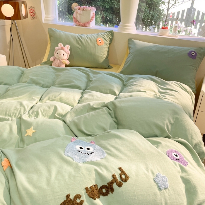 91家纺网 家纺一手货源 找家纺 葡萄家 2024新款毛巾绣水洗云朵棉萌系小怪兽四件套 小怪兽-黄绿