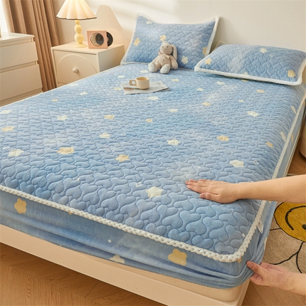 91家纺网 家纺一手货源 找家纺 (总) 兄弟坊 2025新款牛奶绒印花床护垫床笠 床垫保护套