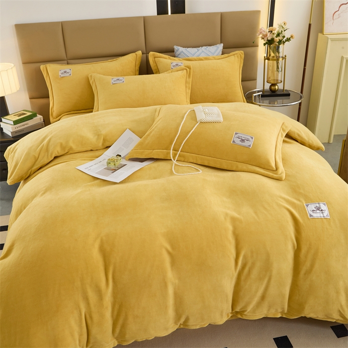 91家纺网 家纺一手货源 找家纺 优姿家纺 2025新款加厚全消光牛奶绒印花四件套 姜黄