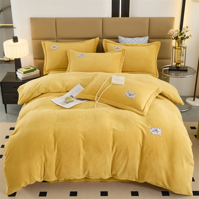 91家纺网 家纺一手货源 找家纺 优姿家纺 2025新款加厚全消光牛奶绒印花四件套 姜黄
