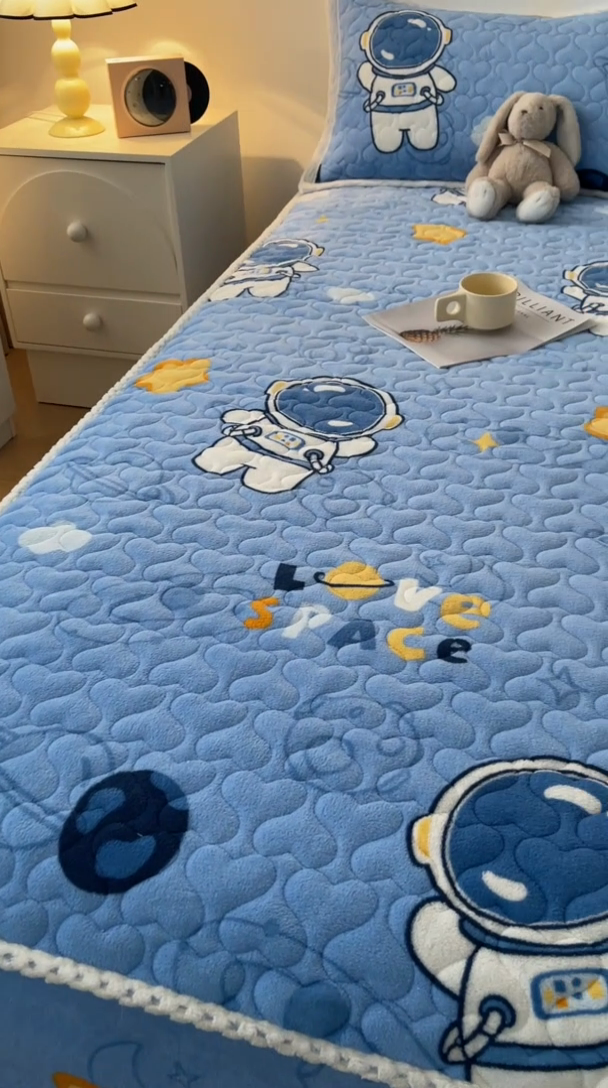 91家纺网 家纺一手货源 找家纺 兄弟坊 2024新款牛奶绒印花床护垫床笠 床垫保护套 宇航员-床笠款