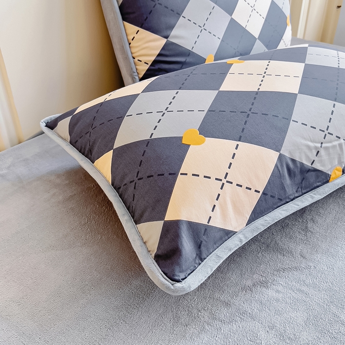 91家纺网 家纺一手货源 找家纺 2024新款全棉加牛奶绒四件套单被套系列-四件套 格韵空间