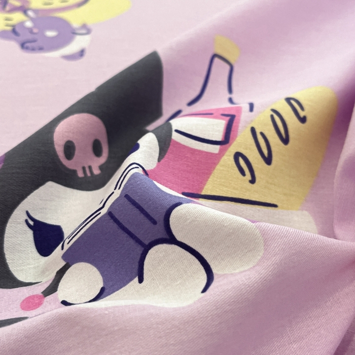 91家纺网 家纺一手货源 找家纺 博雅 2024新款三丽鸥卡通系列全棉印花床笠 派对库洛米