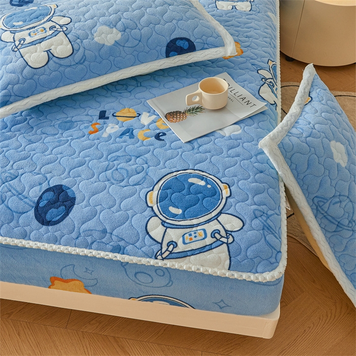 91家纺网 家纺一手货源 找家纺 兄弟坊 2024新款牛奶绒印花床护垫床笠 床垫保护套 宇航员-床笠款