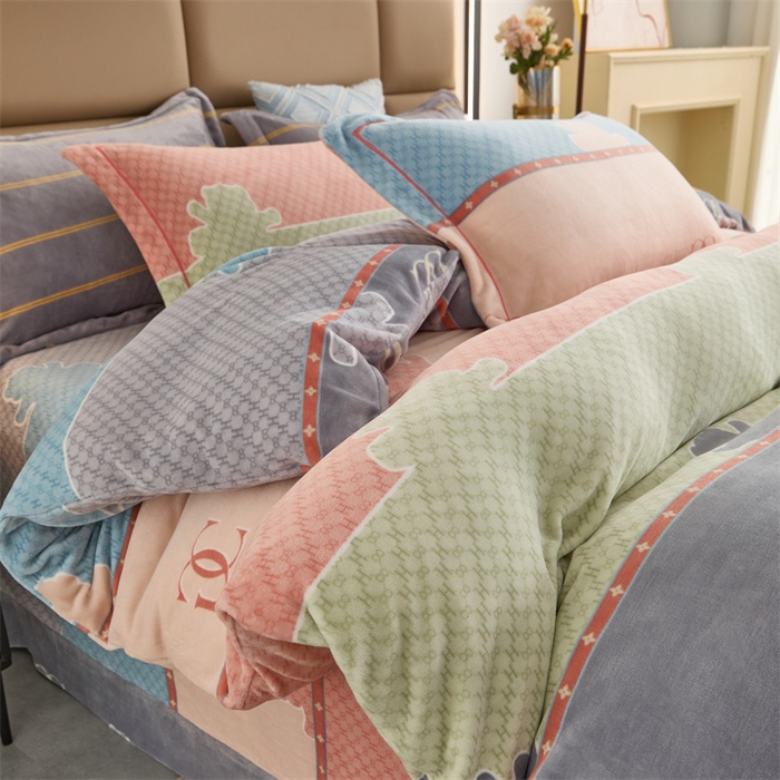 91家纺网 家纺一手货源 找家纺 优姿家纺 2025新款加厚全消光牛奶绒印花四件套 芬格兰