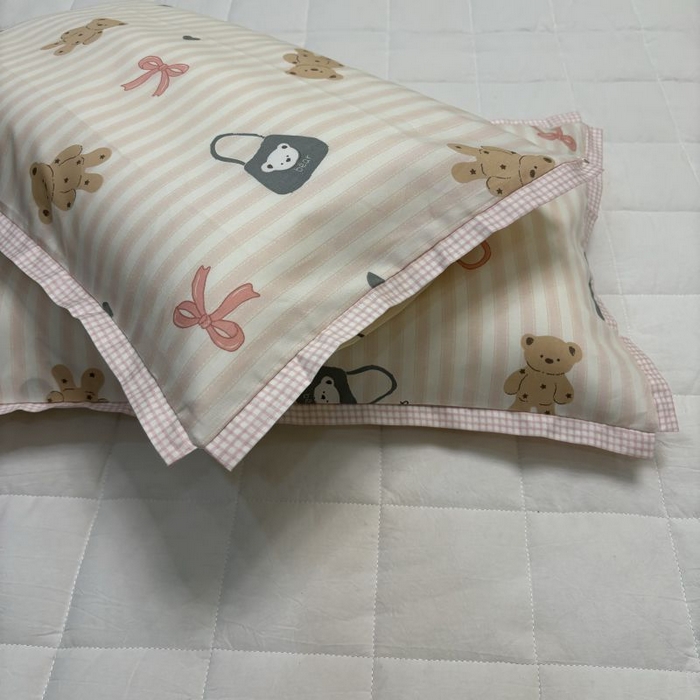 91家纺网 家纺一手货源 找家纺 2024新款A类133x72铂金全棉枕套枕头枕芯七彩童年系列 枕套+枕芯-实拍图 丹尼小熊