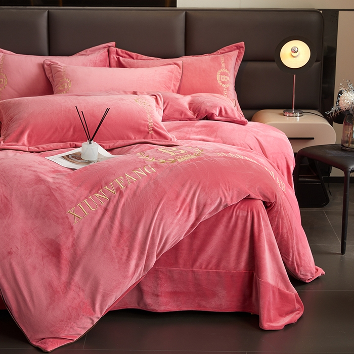 91家纺网 家纺一手货源 找家纺 绣女坊 2024新款高克重宝宝绒四件套 眷恋-红豆沙