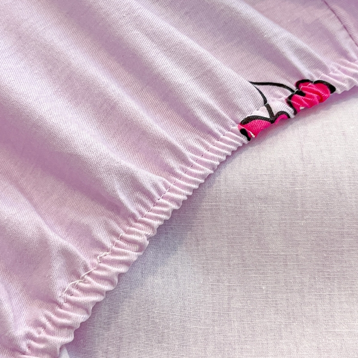 91家纺网 家纺一手货源 找家纺 博雅 2024新款三丽鸥卡通系列全棉印花床笠 库洛米爆米花可乐