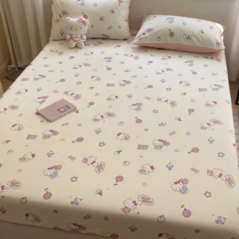91家纺网 家纺一手货源 找家纺 博雅 2024新款三丽鸥卡通系列全棉印花床笠 爱心草莓美乐蒂